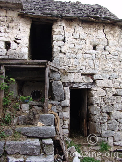 stare kuće - stari krovovi