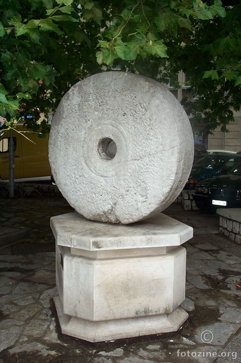 Kameno kolo