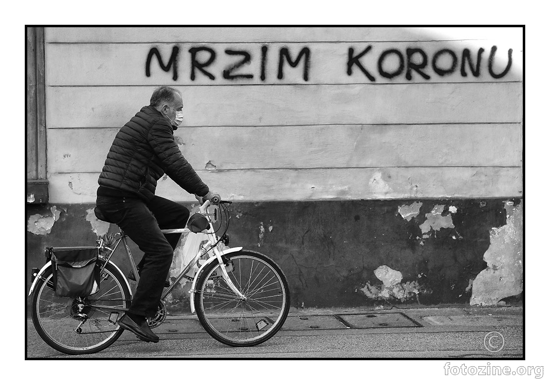Mrzim koronu...