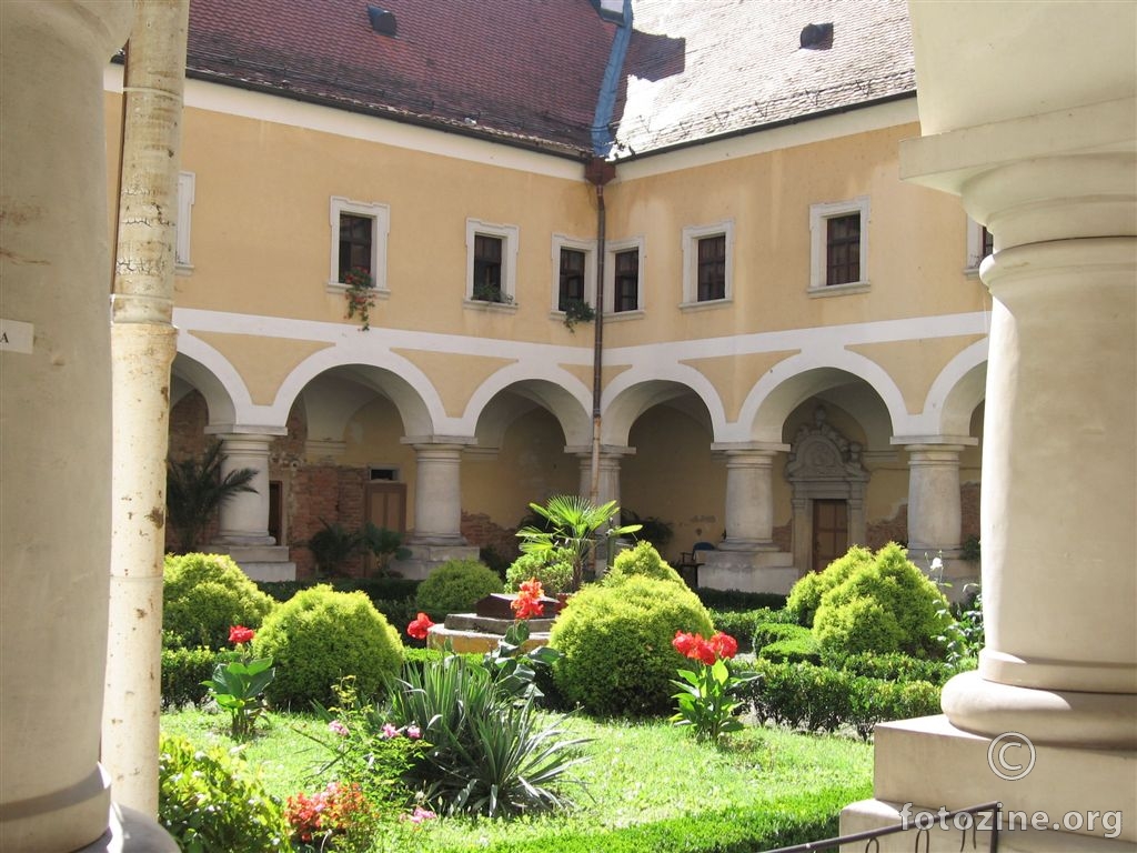 Dvorište samostana