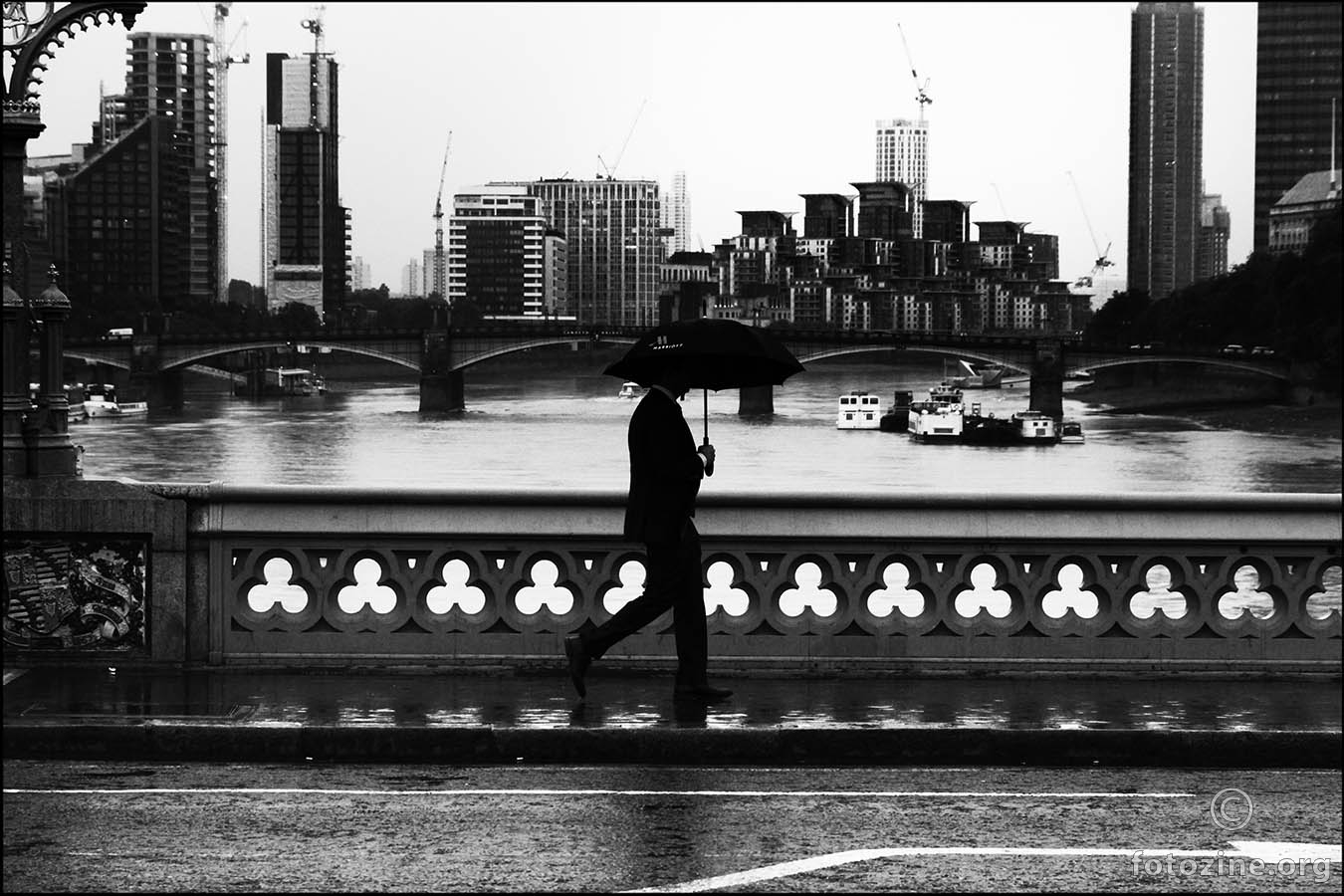 Šetnja mokrim London Bridge-om...