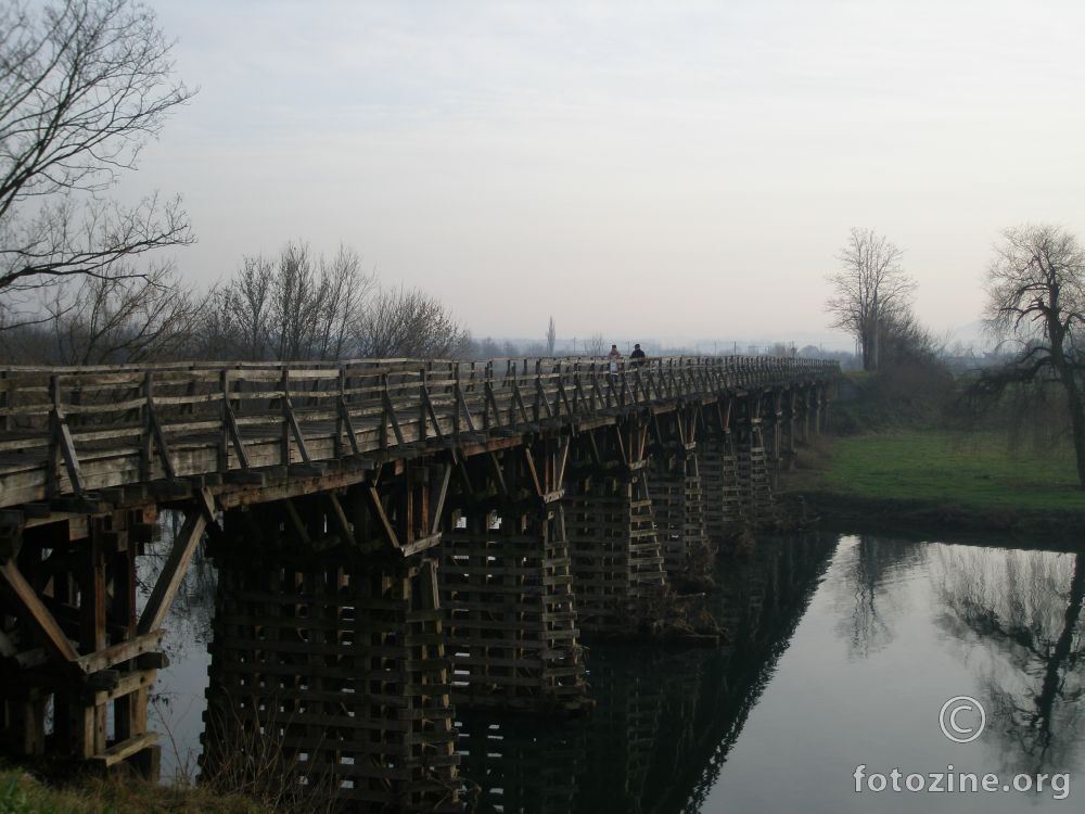 Stari drveni most