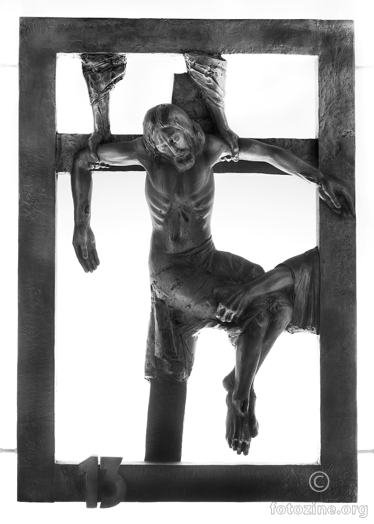 13.postaja:Isusa skidaju s križa