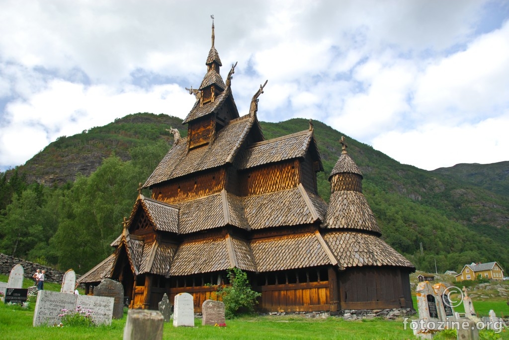 Borgund stavkyrkje iliti Borgudnska vikinška crkva
