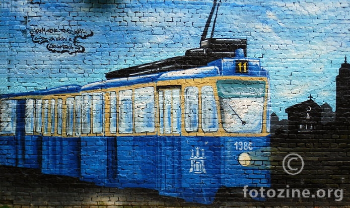 tram 11 