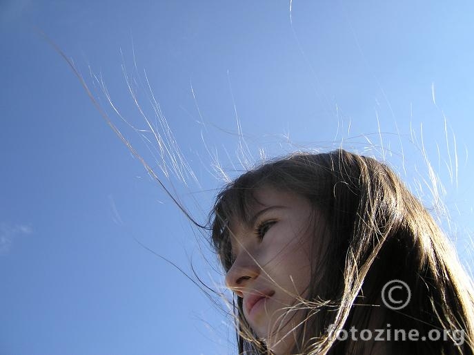 Vjetar u kosi