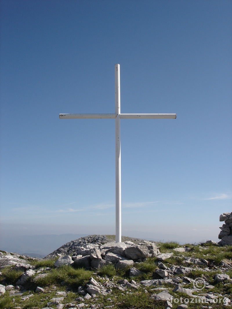 križ na vrhu Dinare