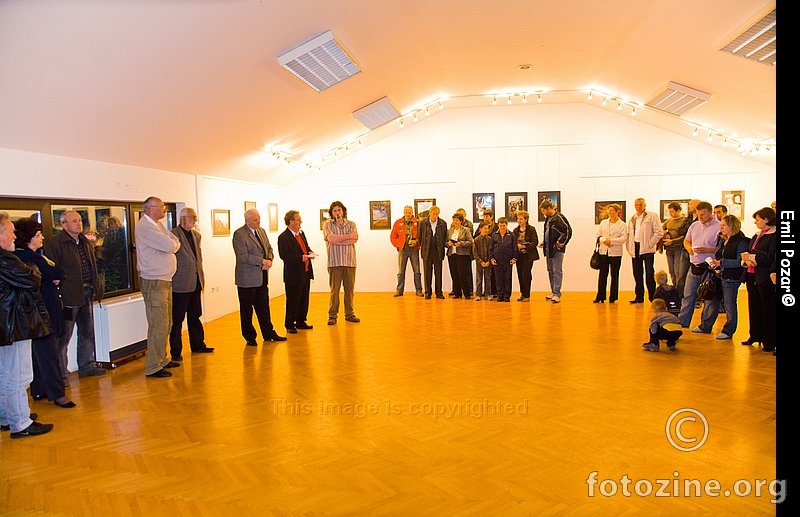 Alen Kregar na otvorenju vlastite samostalne izložbe fotografija, Pašac 24.04.2009