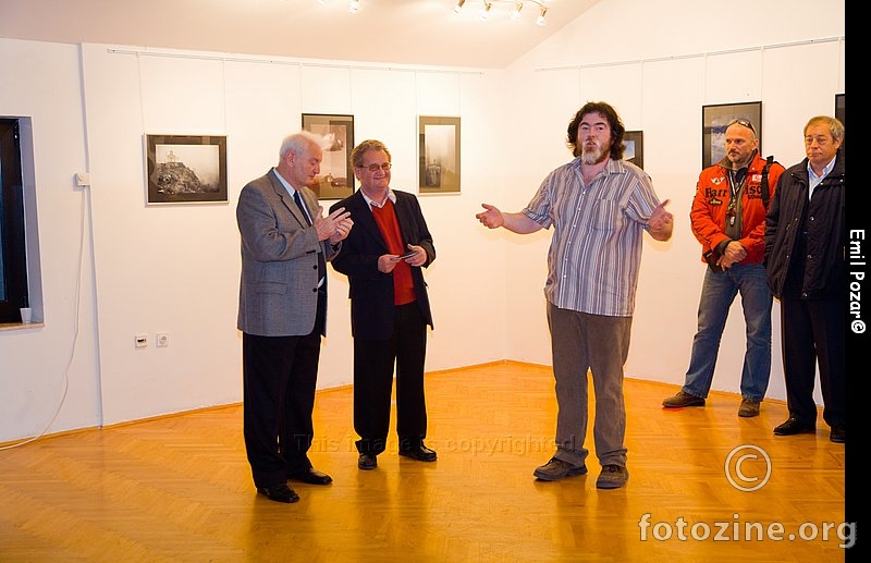 Alen Kregar na otvorenju vlastite samostalne izložbe fotografija, Pašac 24.04.2009