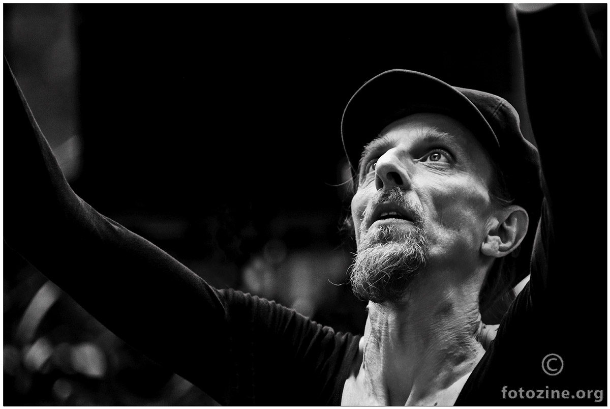 Lev Vladimirovič prima ovacije drugova boljševika