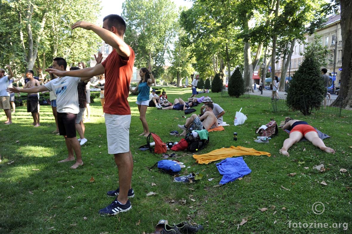 neki studenti su  odmarali i zaspali