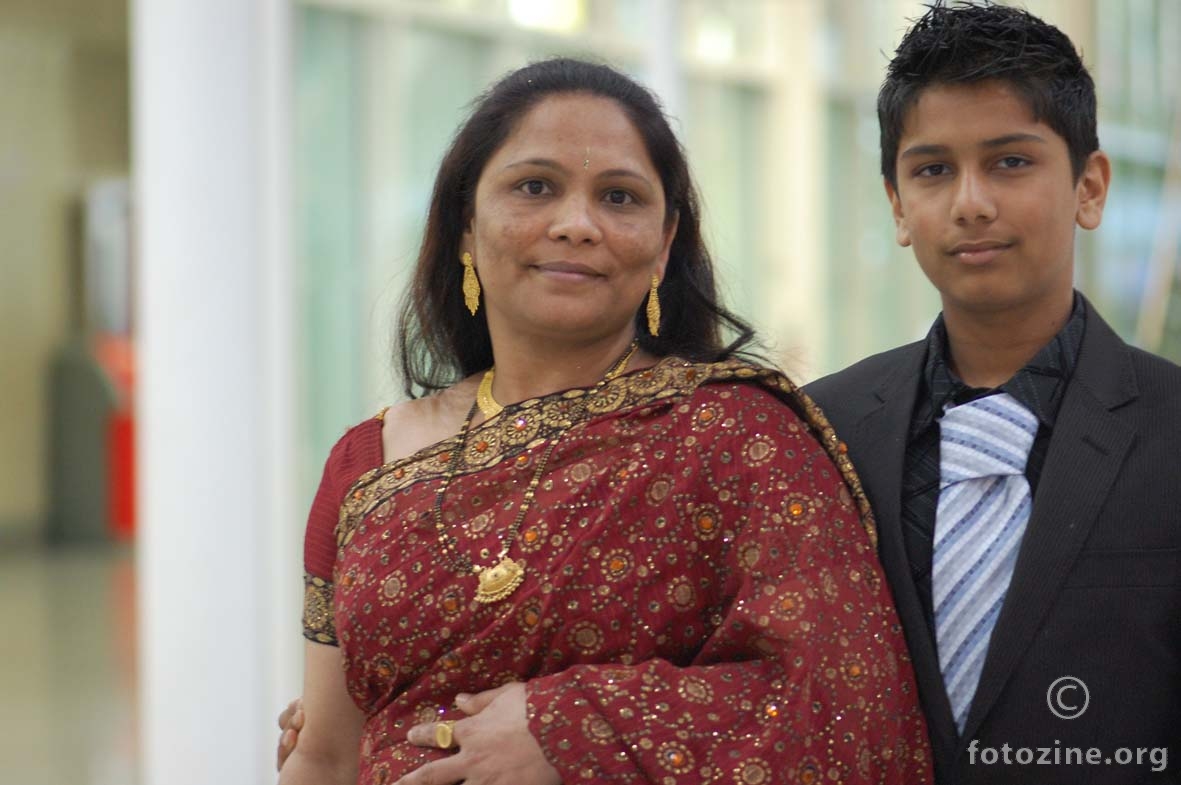mama i sin iz Indije