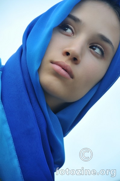 Portret plave boje