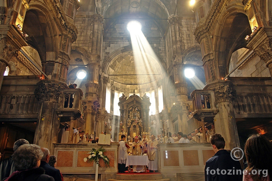 misa posvete ulja u šibenskoj katedrali A.D. 2007.