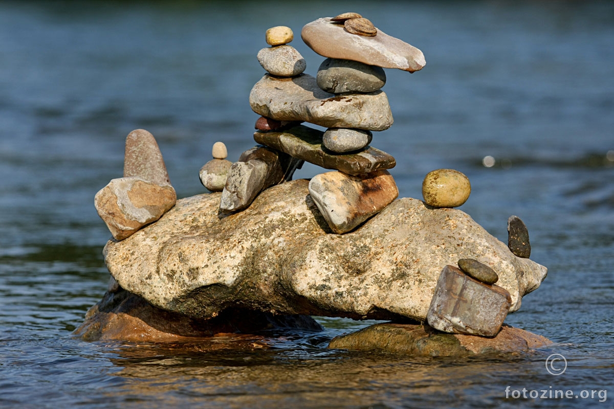 slaganje kamenja ... stone balance