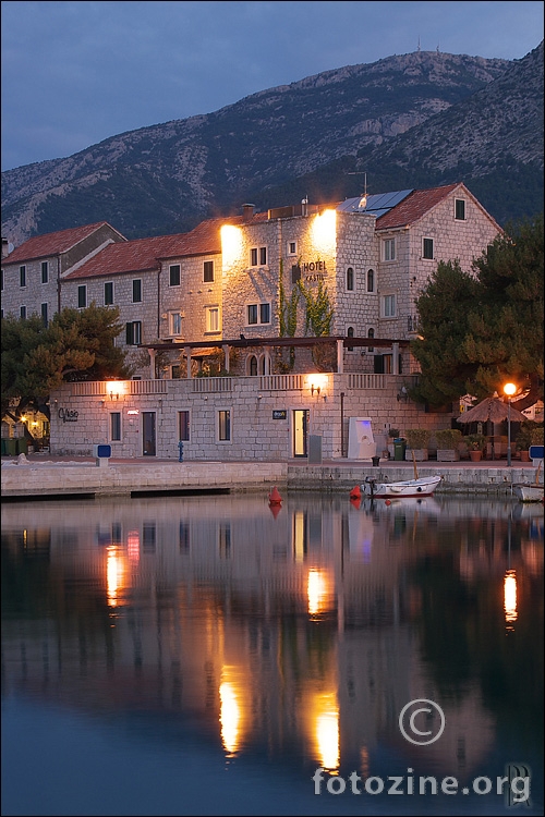 Kaštil, blue