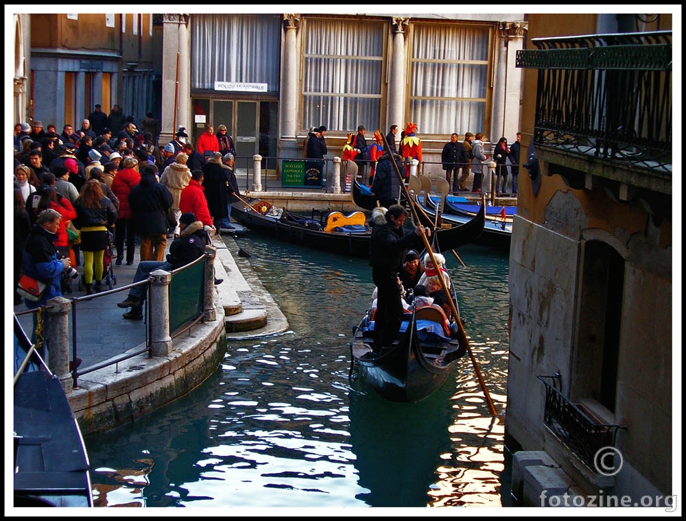 Venecijanskim kanalima....