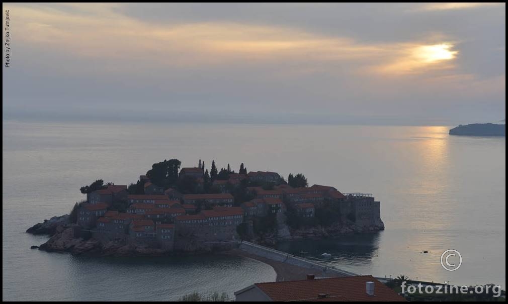 SUMRAK NAD SVETIM STEFANOM SA KUĆOM SLICI NEPOTREBNOM BY ŽT