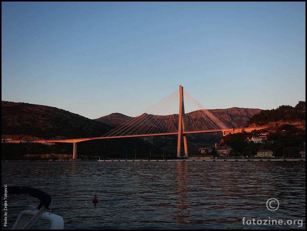 U PREDVEČERNJE SATE DUBROVAČKI MOST PARA GOLDEN GATE BY ŽT
