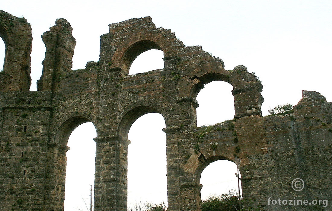 Ostaci rimskog aquaducta kod Aspendosa