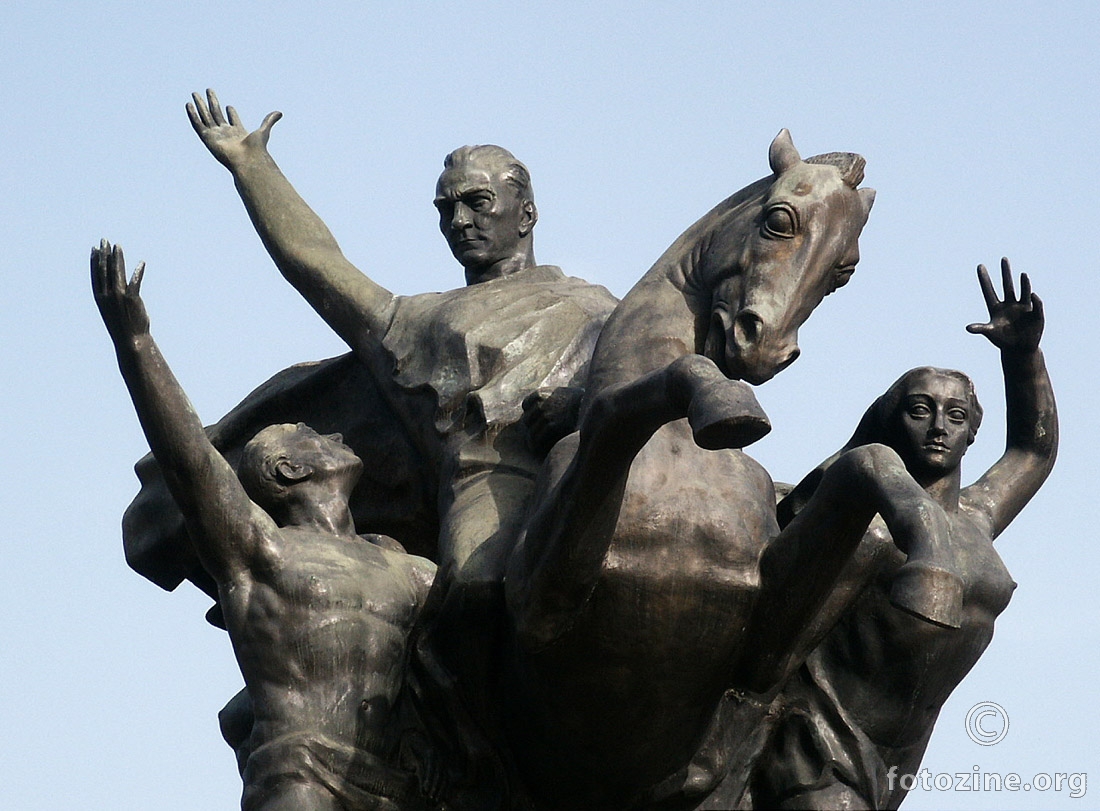 Turska, Antalya, spomenik turkom "ocu Domovine" Kemalu Atatürku