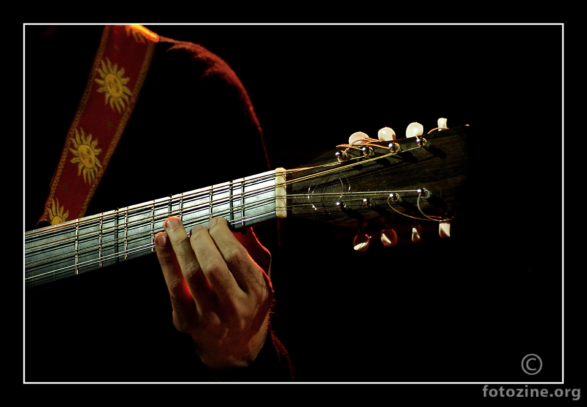 Turska bass gitara