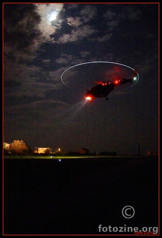 Noćni helikopter