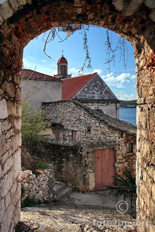 Crkva sv. Križ 