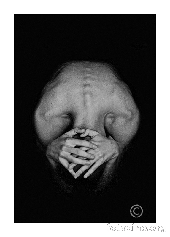 ANALOGIJA B&W - Portret leđa