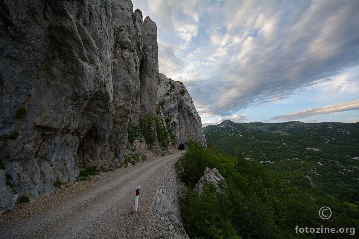 Uzdužna velebitska cesta