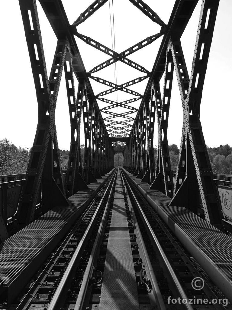 Sisak - željeznički most preko Kupe