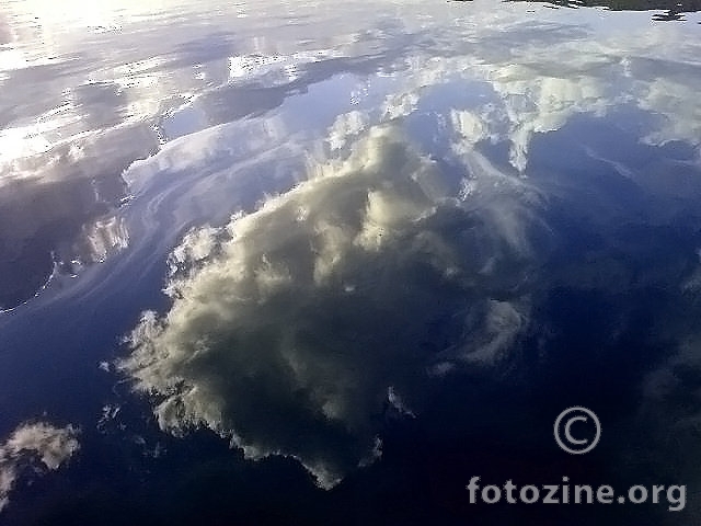 oblak u moru