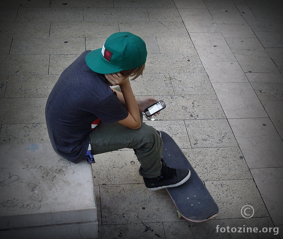 Dječak sa skateboardom