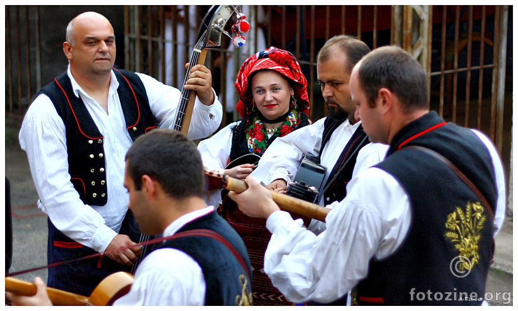 Svi ozbiljni osim nje !