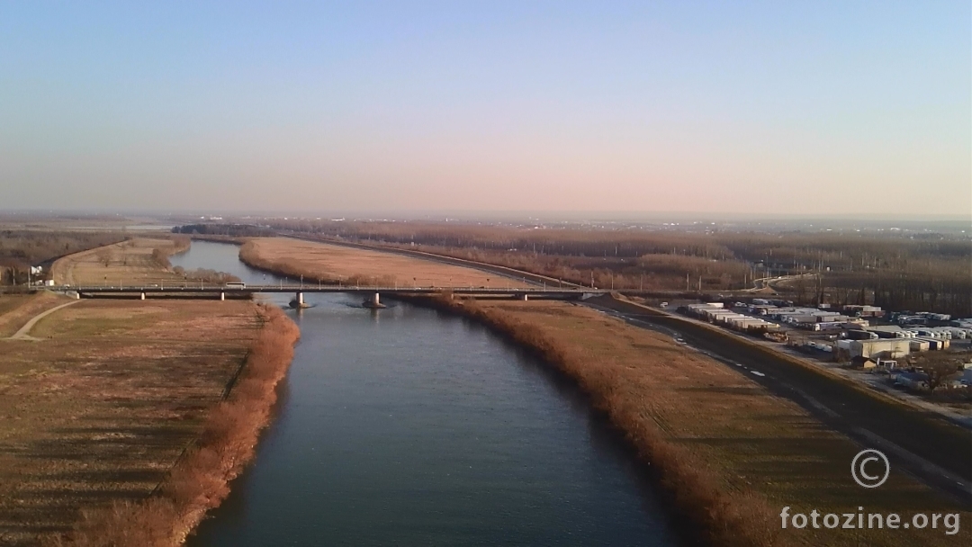 Jankomirski most i Sava