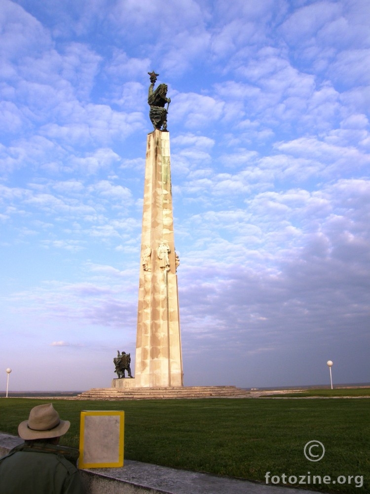 spomenik žrtvama batinske bitke