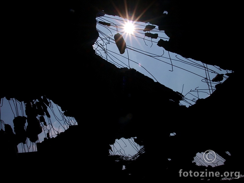sunce kroz armaturu