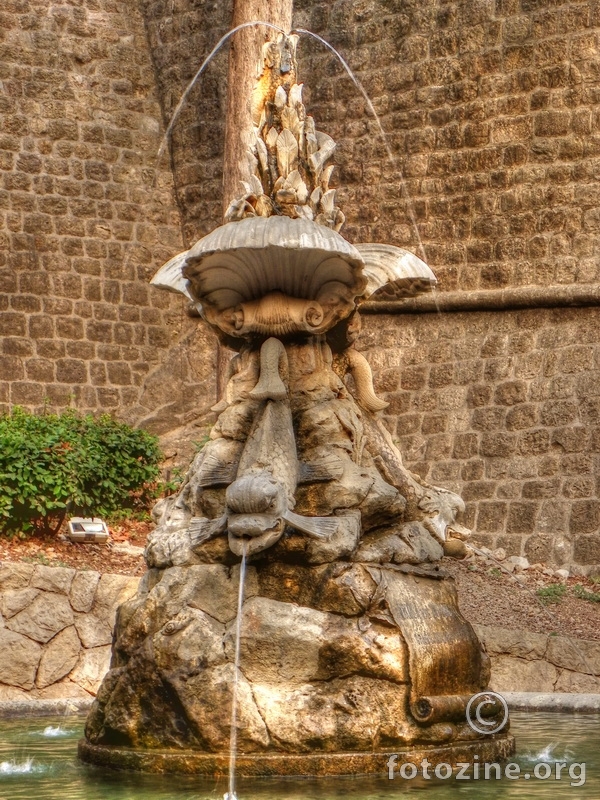 Fontana u Pilama