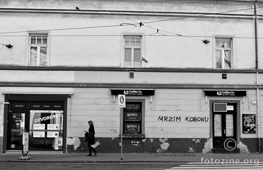 Mrzim koronu...