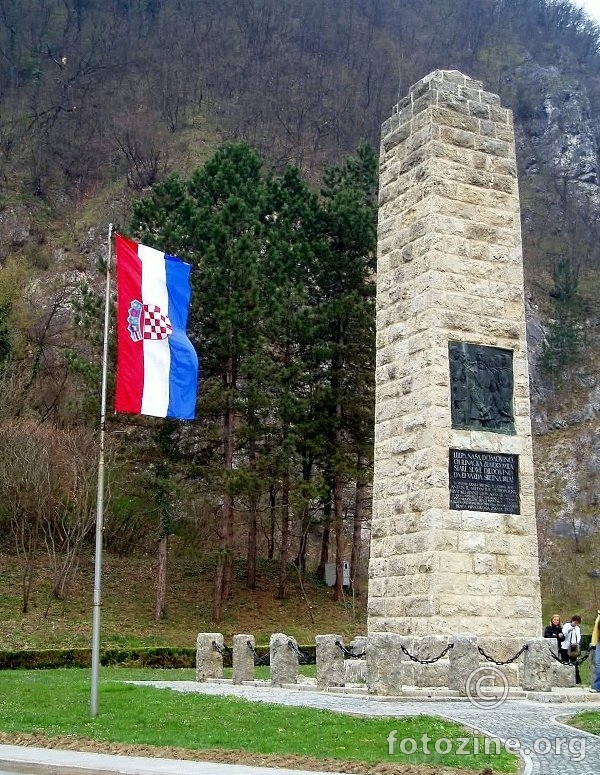 Lijepa naša domovino...