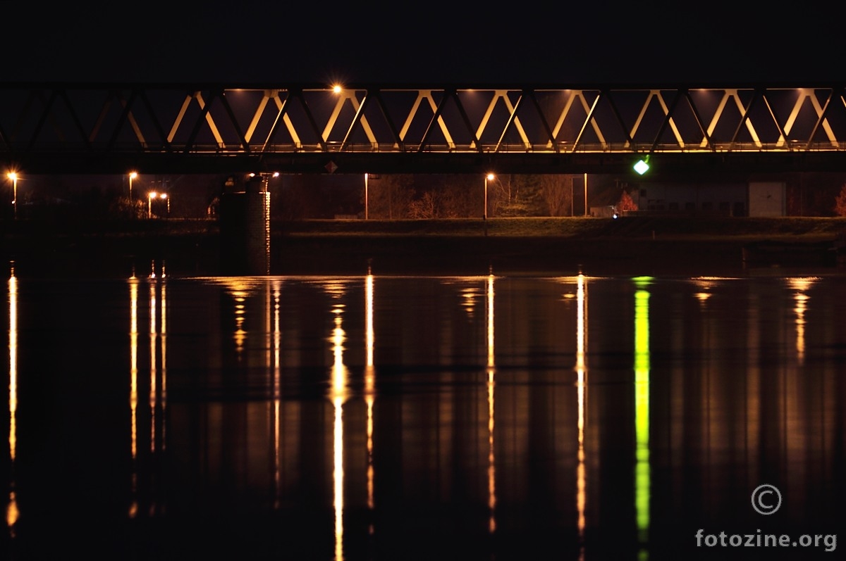 Most u noći