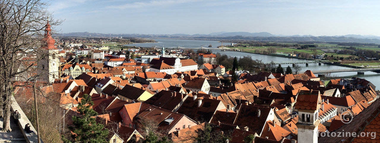Ptuj - s brda na krovove