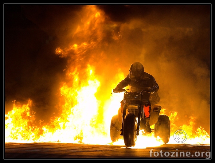 Motorom kroz vatru