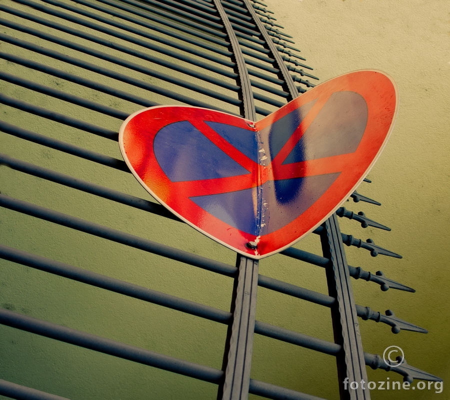 sign of broken heart