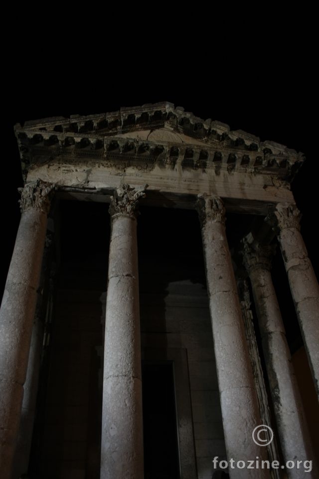 Hram Rome i Augusta
