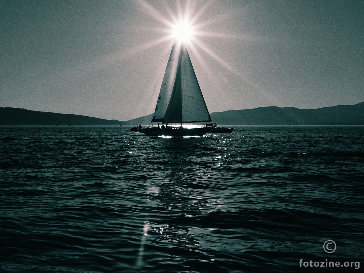 sailing with sun