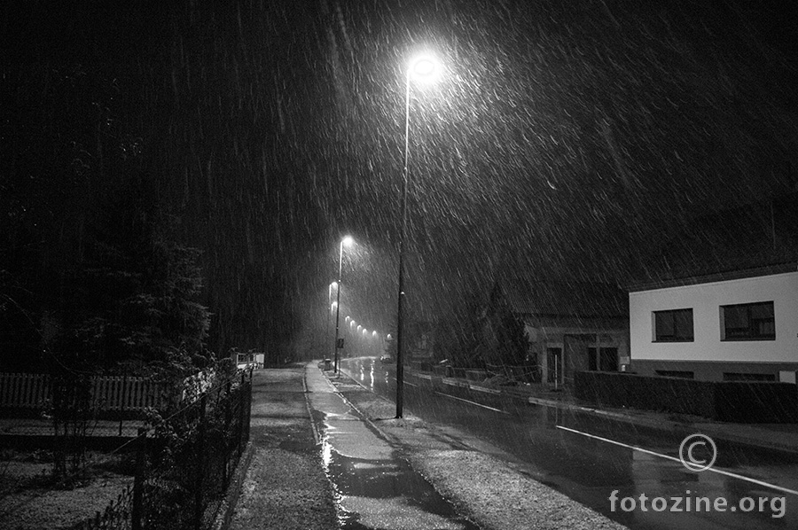 black n' white on a snowy night
