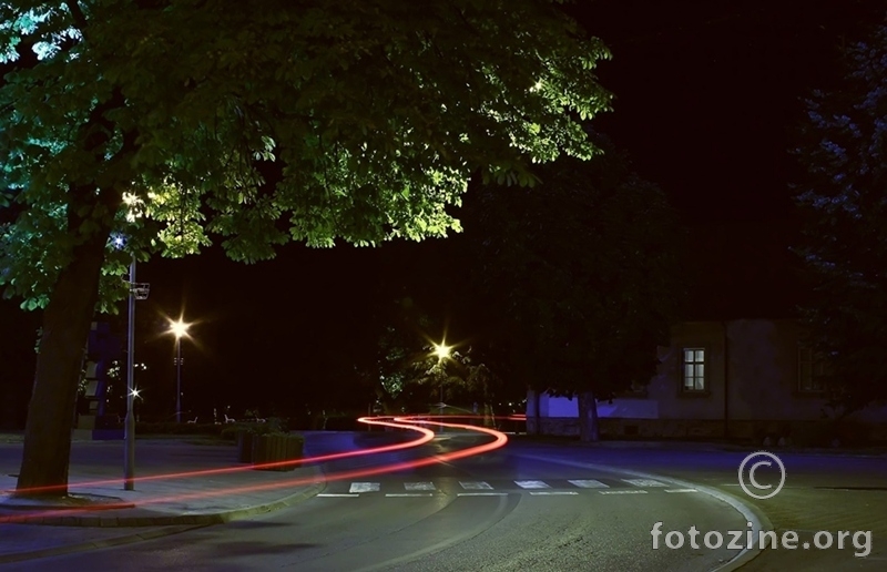 prohujalo pod krošnjom