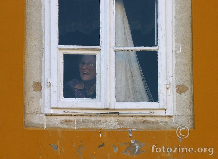Starica na prozoru