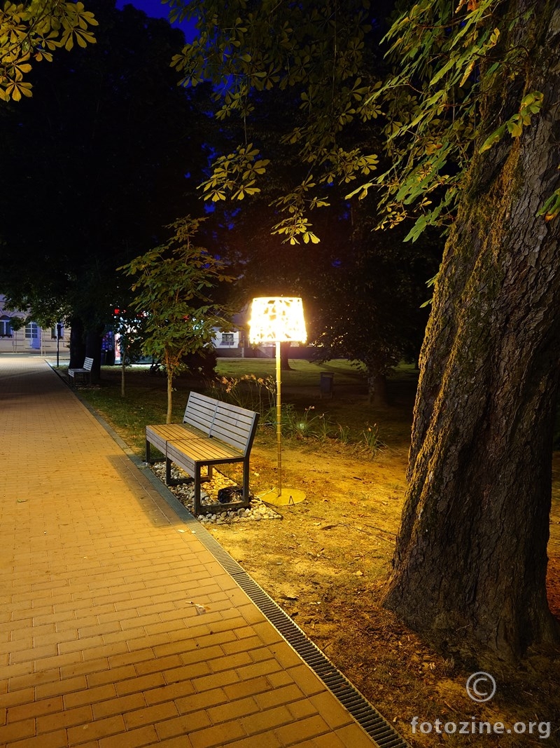 Jedna klupa tiha luka!